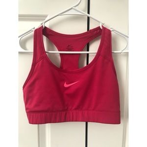 Nike Women’s Pink Sports bra Size Medium